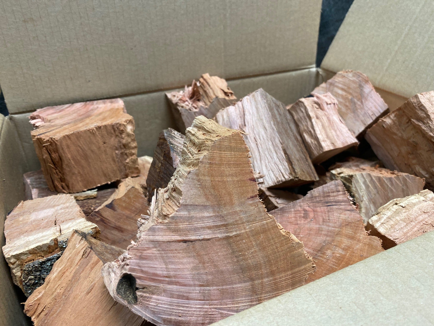 LYCHEE FIREWOOD CHUNKS LARGE BOX - FIREWOOD HAWAII