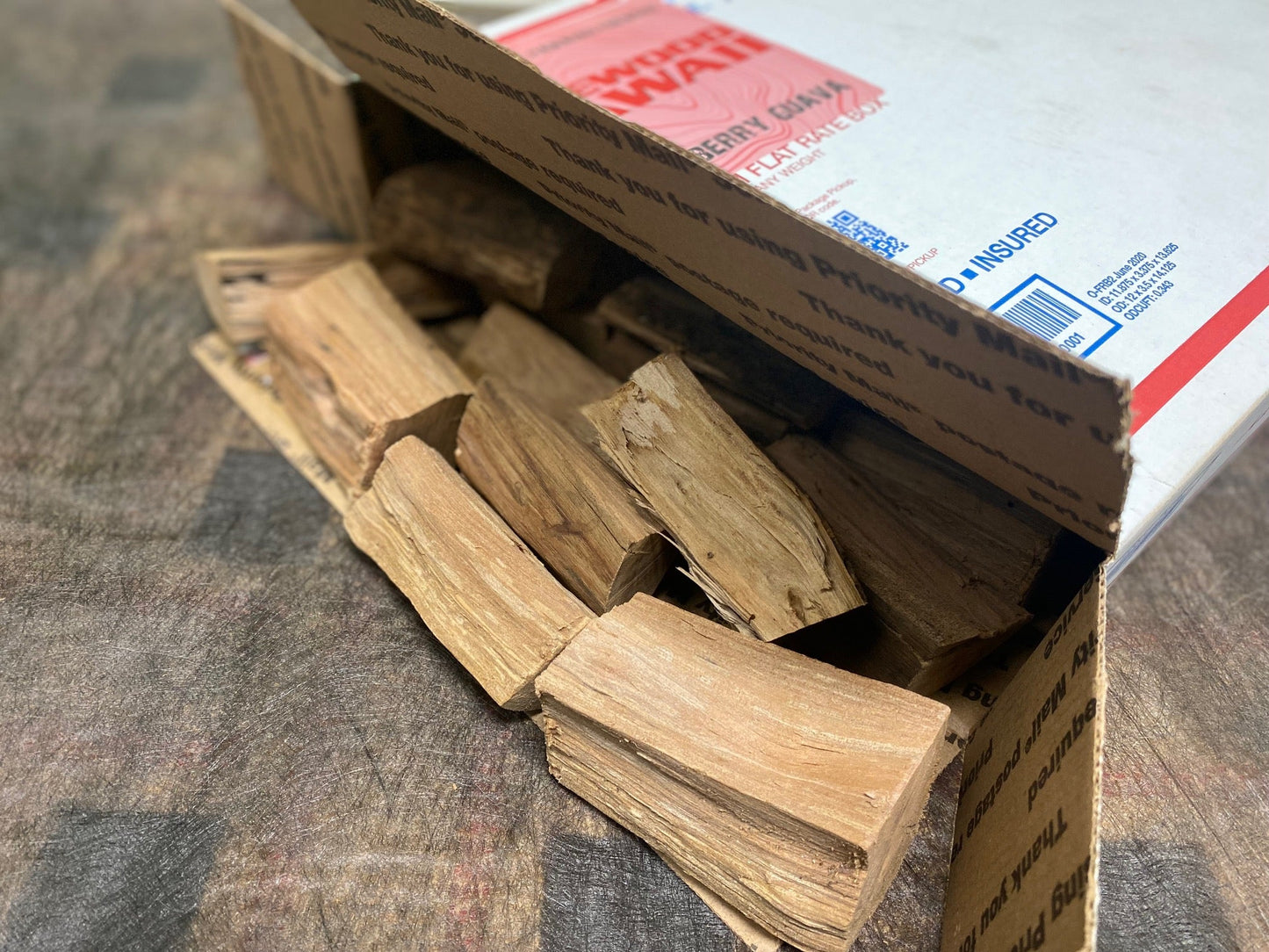 STRAWBERRY GUAVA FIREWOOD CHUNKS SMALL BOX - FIREWOOD HAWAII